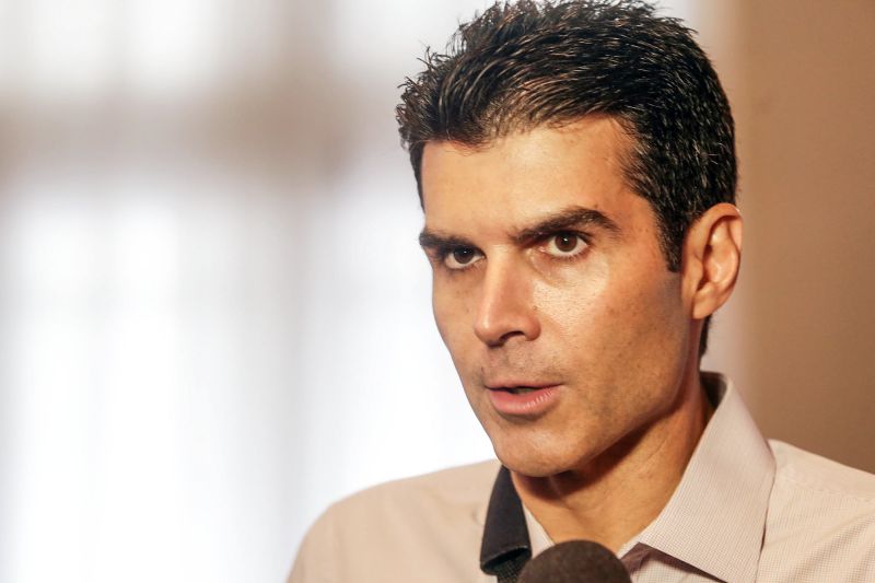 Na manhã desta sexta-feira (6), no Palácio do Governo, o governador do Pará, Helder Barbalho, assinou o contrato de financiamento com a Caixa Econômica Federal no valor de R$ 537.332.634,96. O recurso é destinado para investimentos nas áreas da saúde, desenvolvimento, mobilidade urbana, infraestrutura e turismo. <div class='credito_fotos'>Foto: Bruno Cecim / Ag.Pará | <a href='/midias/2020/originais/6053_a5d43f9e-7f16-80c7-a5f1-4c36400b2274.jpg' download><i class='fa-solid fa-download'></i> Download</a></div>