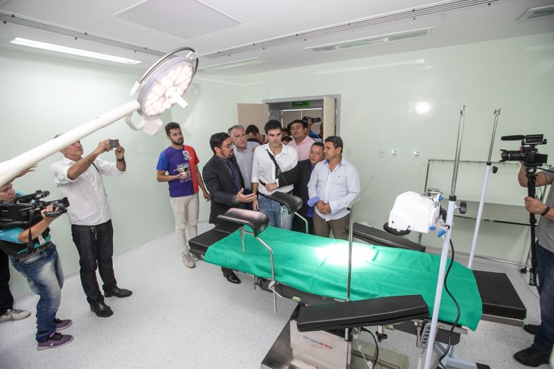 Governo do Pará entrega Hospital Regional Santa Rosa, em Abaetetuba. <div class='credito_fotos'>Foto: Marco Santos / Ag. Pará | <a href='/midias/2020/originais/6060_eb0a0093-0775-2629-4fb0-03ab85e19899.jpg' download><i class='fa-solid fa-download'></i> Download</a></div>