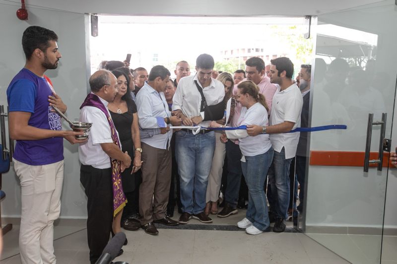 Governo do Pará entrega Hospital Regional Santa Rosa, em Abaetetuba. <div class='credito_fotos'>Foto: Marco Santos / Ag. Pará | <a href='/midias/2020/originais/6060_fc2f82bb-1a01-a5cc-0757-35d5745399f3.jpg' download><i class='fa-solid fa-download'></i> Download</a></div>
