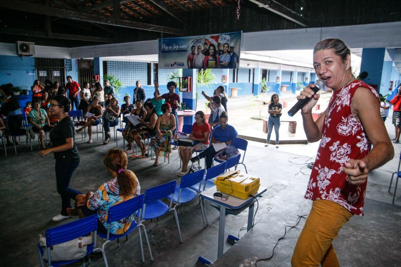 Durante as ações, o programa já realizou mais de 11 mil atendimentos somente em Ananindeua. No Pará, mais de 50 mil pessoas foram beneficiadas com a iniciativa, que conta com a participação de diversos órgãos e parceiros que levam serviços de cidadania, saúde, emprego e renda. <div class='credito_fotos'>Foto: Jader Paes / Agência Pará | <a href='/midias/2020/originais/6061_82da9de6-9ace-5f5d-6a80-2bbf64270c16.jpg' download><i class='fa-solid fa-download'></i> Download</a></div>