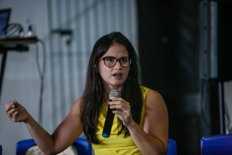 Durante as ações, o programa já realizou mais de 11 mil atendimentos somente em Ananindeua. No Pará, mais de 50 mil pessoas foram beneficiadas com a iniciativa, que conta com a participação de diversos órgãos e parceiros que levam serviços de cidadania, saúde, emprego e renda. <div class='credito_fotos'>Foto: Jader Paes / Agência Pará | <a href='/midias/2020/originais/6061_d0dcbea5-7b3b-6fdd-bddb-bf2166fc2c32.jpg' download><i class='fa-solid fa-download'></i> Download</a></div>