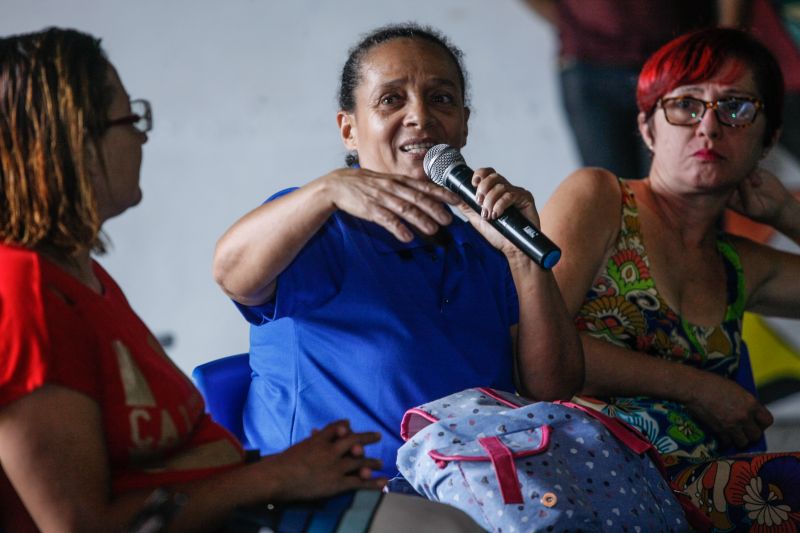 Durante as ações, o programa já realizou mais de 11 mil atendimentos somente em Ananindeua. No Pará, mais de 50 mil pessoas foram beneficiadas com a iniciativa, que conta com a participação de diversos órgãos e parceiros que levam serviços de cidadania, saúde, emprego e renda. <div class='credito_fotos'>Foto: Jader Paes / Agência Pará | <a href='/midias/2020/originais/6061_e03ce8b7-52fe-61cd-5f6e-a931c957a7c4.jpg' download><i class='fa-solid fa-download'></i> Download</a></div>