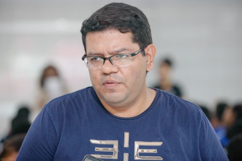 Precaucoes Corona Virus nas Escolas.Jayme Lobo - Diretor da Escola Raimundo Vera Cruz <div class='credito_fotos'>Foto: Jader Paes / Agência Pará | <a href='/midias/2020/originais/6080_594ccb7b-bfc9-53b6-43fb-f188953df8f6.jpg' download><i class='fa-solid fa-download'></i> Download</a></div>
