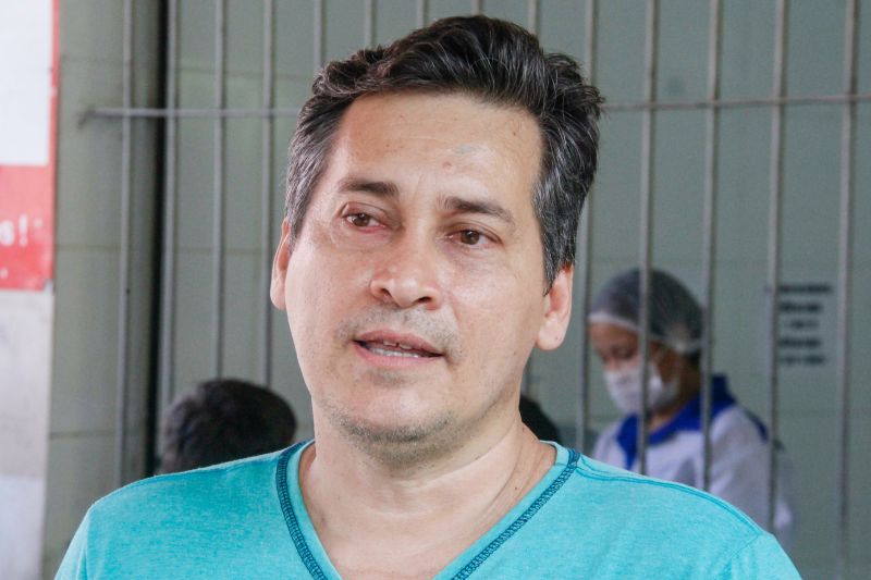 GLAUCIO FIGUEIREDO- DIRETOR DA ESCOLA RODRIGUES PINAGE <div class='credito_fotos'>Foto: Marcelo Seabra / Ag. Pará | <a href='/midias/2020/originais/6086_658aceeb-e76a-f7a0-5659-e3bee71e43a7.jpg' download><i class='fa-solid fa-download'></i> Download</a></div>