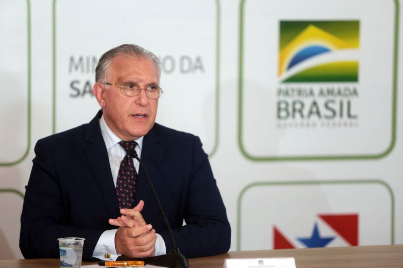 O governador participou da transmissão ao vivo, pelas redes do Ministério da Saúde, da entrevista coletiva que atualizou os dados sobre o Coronavírus no Brasil. A entrevista começou às 16h30, no Palácio do Governo, em Belém. <div class='credito_fotos'>Foto: Bruno Cecim / Ag.Pará | <a href='/midias/2020/originais/6090_5e457790-df0a-562c-313a-9274f4b1087e.jpg' download><i class='fa-solid fa-download'></i> Download</a></div>