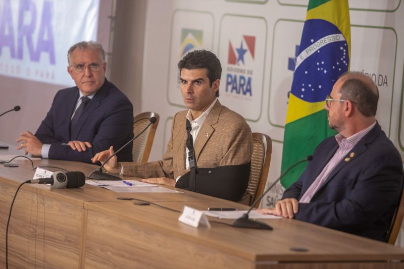 Coletiva Novas Medidas Coronavírus <div class='credito_fotos'>Foto: Marco Santos / Ag. Pará | <a href='/midias/2020/originais/6100_4077b15d-2feb-1ce4-f581-e638097dd5b1.jpg' download><i class='fa-solid fa-download'></i> Download</a></div>