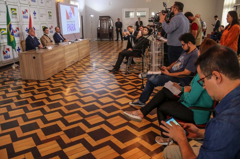 Coletiva  com o governo do estado. Novas Medidas Coronavírus <div class='credito_fotos'>Foto: Bruno Cecim / Ag.Pará   |   <a href='/midias/2020/originais/6100_5c2e621f-0f44-0988-7275-4175baa083f4.jpg' download><i class='fa-solid fa-download'></i> Download</a></div>