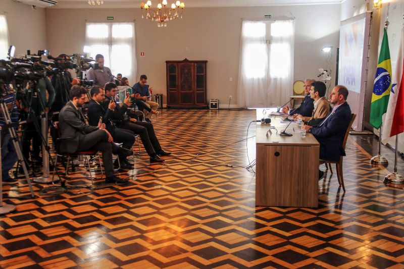 Coletiva  com o governo do estado. Novas Medidas Coronavírus <div class='credito_fotos'>Foto: Bruno Cecim / Ag.Pará   |   <a href='/midias/2020/originais/6100_7ad81957-bf11-6dd6-6e01-1c25138ebd4c.jpg' download><i class='fa-solid fa-download'></i> Download</a></div>