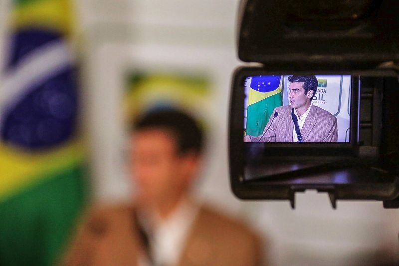 Coletiva com o governo do estado. Novas Medidas Coronavírus <div class='credito_fotos'>Foto: Bruno Cecim / Ag.Pará | <a href='/midias/2020/originais/6100_ab5fdd19-ceca-b191-6075-2d6316fb1727.jpg' download><i class='fa-solid fa-download'></i> Download</a></div>