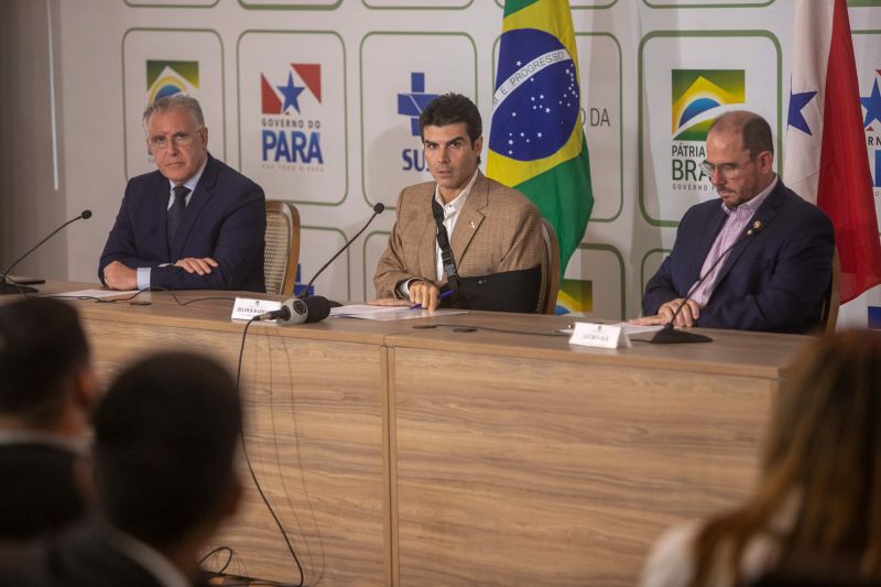 Coletiva Novas Medidas Coronavírus <div class='credito_fotos'>Foto: Marco Santos / Ag. Pará | <a href='/midias/2020/originais/6100_b14d618e-04ce-ddb9-e3c1-800d82195587.jpg' download><i class='fa-solid fa-download'></i> Download</a></div>