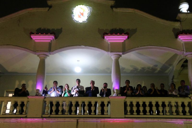 Homenagem aos Profissionais de Saúde <div class='credito_fotos'>Foto: Bruno Cecim / Ag.Pará | <a href='/midias/2020/originais/6101_0e9260e7-4bc3-fdf6-9b37-f2e35733ea19.jpg' download><i class='fa-solid fa-download'></i> Download</a></div>