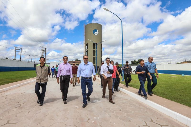 O Governo do Pará, por meio da Companhia de Saneamento do Pará (Cosanpa), entregou hoje (24), a ampliação do sistema de abastecimento de água Beija-Flor, em Marituba. O governador Helder Barbalho acionou o botão que dá início a operação do sistema que garantirá abastecimento de qualidade e beneficiará mais de 40 mil moradores do município. <div class='credito_fotos'>Foto: Marco Santos / Ag. Pará   |   <a href='/midias/2020/originais/6118_39260d37-a595-005a-6216-834e90a94c3c.jpg' download><i class='fa-solid fa-download'></i> Download</a></div>