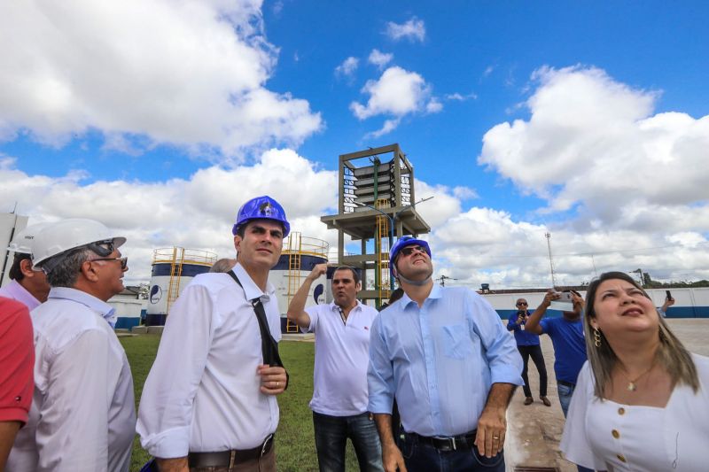 O Governo do Pará, por meio da Companhia de Saneamento do Pará (Cosanpa), entregou hoje (24), a ampliação do sistema de abastecimento de água Beija-Flor, em Marituba. O governador Helder Barbalho acionou o botão que dá início a operação do sistema que garantirá abastecimento de qualidade e beneficiará mais de 40 mil moradores do município. <div class='credito_fotos'>Foto: Marco Santos / Ag. Pará   |   <a href='/midias/2020/originais/6118_45989252-07d8-9958-4b9e-aa841d7daa73.jpg' download><i class='fa-solid fa-download'></i> Download</a></div>