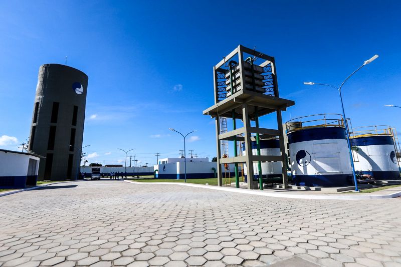 O Governo do Pará, por meio da Companhia de Saneamento do Pará (Cosanpa), entregou hoje (24), a ampliação do sistema de abastecimento de água Beija-Flor, em Marituba. O governador Helder Barbalho acionou o botão que dá início a operação do sistema que garantirá abastecimento de qualidade e beneficiará mais de 40 mil moradores do município. <div class='credito_fotos'>Foto: Marco Santos / Ag. Pará | <a href='/midias/2020/originais/6118_b26b56db-8bb2-9327-0e42-507dec8a27e0.jpg' download><i class='fa-solid fa-download'></i> Download</a></div>
