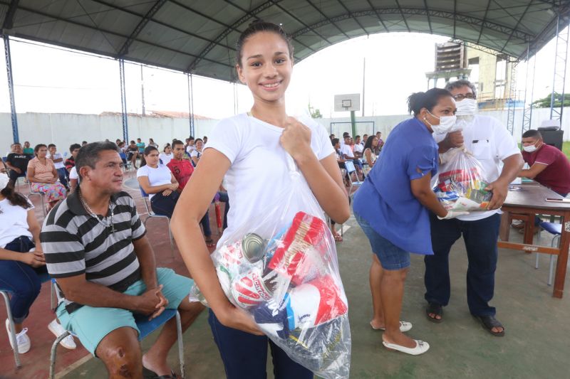 Aluna Noemi Oliveira <div class='credito_fotos'>Foto: Alex Ribeiro / Ag. Pará | <a href='/midias/2020/originais/6147_70448167-3376-efe6-801e-f510213eb339.jpg' download><i class='fa-solid fa-download'></i> Download</a></div>