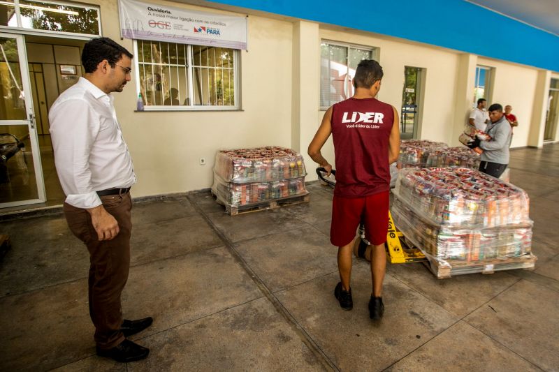 Ouvidor Geral- Arthur Houat recebe cestas Básicas <div class='credito_fotos'>Foto: Marco Santos / Ag. Pará   |   <a href='/midias/2020/originais/6164_739e577c-62b2-668b-e767-9077213138f0.jpg' download><i class='fa-solid fa-download'></i> Download</a></div>