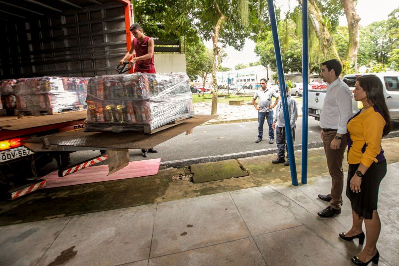 Ouvidor Geral- Arthur Houat recebe cestas Básicas <div class='credito_fotos'>Foto: Marco Santos / Ag. Pará   |   <a href='/midias/2020/originais/6164_d227bebd-56ea-1da4-c320-ff577170e32a.jpg' download><i class='fa-solid fa-download'></i> Download</a></div>