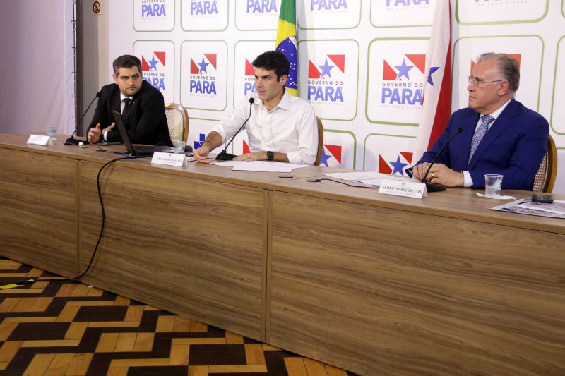 Coletiva com Governador do Estado do ParÃ¡ Helder Barbalho <div class='credito_fotos'>Foto: Bruno Cecim / Ag.Pará   |   <a href='/midias/2020/originais/6206_5762a6b6-6a6e-aaff-5d2c-af8397cff575.jpg' download><i class='fa-solid fa-download'></i> Download</a></div>