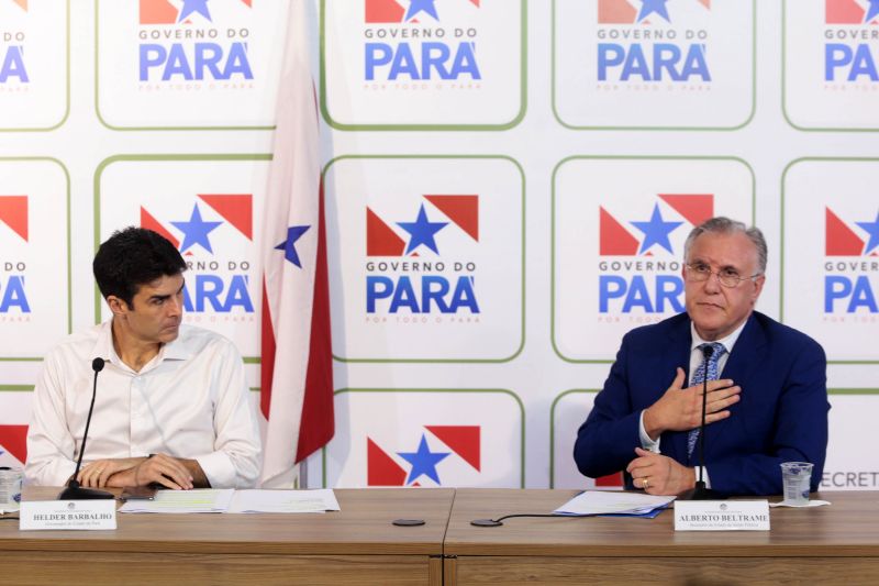 Coletiva com Governador do Estado do Pará Helder Barbalho <div class='credito_fotos'>Foto: Bruno Cecim / Ag.Pará | <a href='/midias/2020/originais/6206_ecf8e583-9650-0a9b-2944-57ea51d4cb63.jpg' download><i class='fa-solid fa-download'></i> Download</a></div>