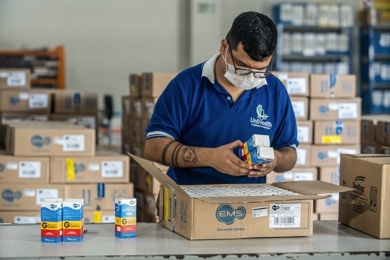 Governador Visita centro de distribuição de medicamentos em Marituba <div class='credito_fotos'>Foto: Marco Santos / Ag. Pará | <a href='/midias/2020/originais/6208_4bbaf7a8-25c3-8c4b-7970-b1a6463aac76.jpg' download><i class='fa-solid fa-download'></i> Download</a></div>