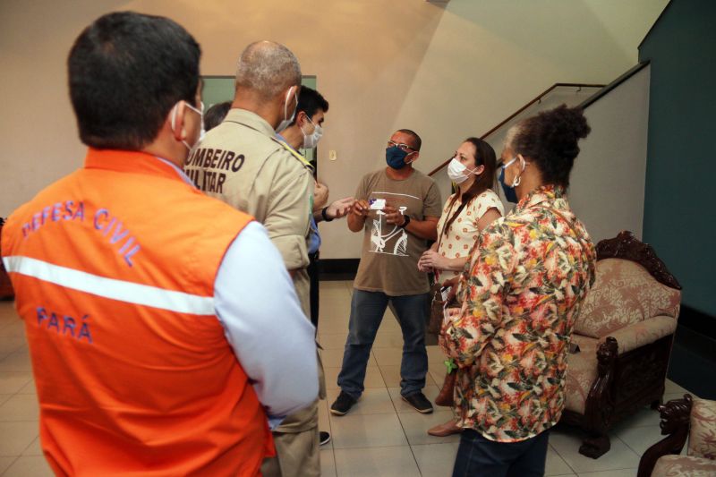 Entrega do Beneficio Recomeçar - Fotos Bruno Cecim/ag/para <div class='credito_fotos'>Foto: Bruno Cecim / Ag.Pará | <a href='/midias/2020/originais/6215_dc0a7199-057f-0640-9539-93bc5188f7c3.jpg' download><i class='fa-solid fa-download'></i> Download</a></div>