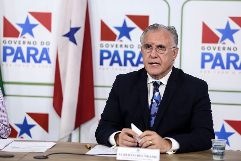 Coletiva com Governador do Estado do Pará Helder Barbalho <div class='credito_fotos'>Foto: Bruno Cecim / Ag.Pará | <a href='/midias/2020/originais/6231_c91a8506-2151-2eb6-91e2-899efe3e04ba.jpg' download><i class='fa-solid fa-download'></i> Download</a></div>