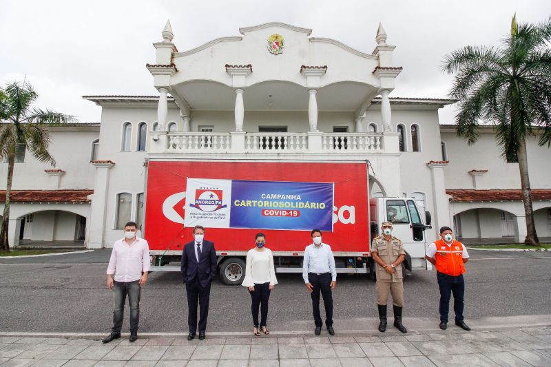 Arthur Houat - Ouvidor Geral do Estado, Cleomar Moura (Anoreg), Larissa Rosso (Anoreg), Luziel, Coronel Hayman Souza. <div class='credito_fotos'>Foto: Marcelo Seabra / Ag. Pará | <a href='/midias/2020/originais/6245_645e2117-96f3-2c3e-fc52-75bfbf1cdf9d.jpg' download><i class='fa-solid fa-download'></i> Download</a></div>