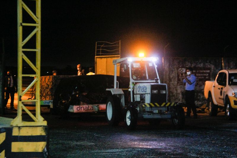 Chegada de novos respiradores para o Hospital de campanha do Hangar, que trata pacientes com Corona Virus. <div class='credito_fotos'>Foto: Marcelo Seabra / Ag. Pará   |   <a href='/midias/2020/originais/6268_ca7f95d0-f341-836e-5603-7a068747432f.jpg' download><i class='fa-solid fa-download'></i> Download</a></div>