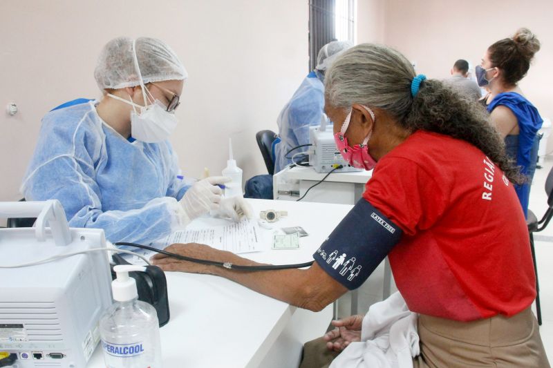 Atendimento Policlínica <div class='credito_fotos'>Foto: Marcelo Seabra / Ag. Pará   |   <a href='/midias/2020/originais/6274_21262ed1-97fa-0938-b7b1-ea3200655a0d.jpg' download><i class='fa-solid fa-download'></i> Download</a></div>