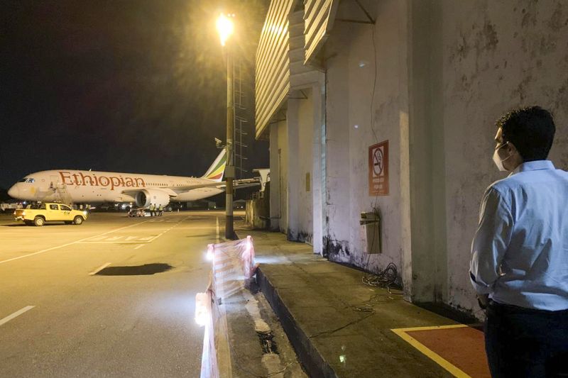 O Governo do Estado recebeu no final da madrugada desta segunda-feira (4), cerca de 139 respiradores e 1.600 bombas de infusão. <div class='credito_fotos'>Foto: Marco Santos / Ag. Pará   |   <a href='/midias/2020/originais/6278_05f9d915-7209-fc5d-9da7-3afb44498c96.jpg' download><i class='fa-solid fa-download'></i> Download</a></div>