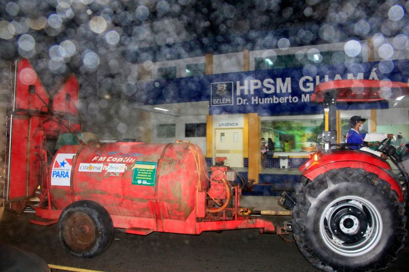 Vias de vários bairros receberam hipoclorito de sódio, que desinfeta sem prejudicar a saúde de pessoas e animais <div class='credito_fotos'>Foto: Marcelo Seabra / Ag. Pará   |   <a href='/midias/2020/originais/6279_613a2df6-cfbe-b238-56ad-8d038d6f61ff.jpg' download><i class='fa-solid fa-download'></i> Download</a></div>