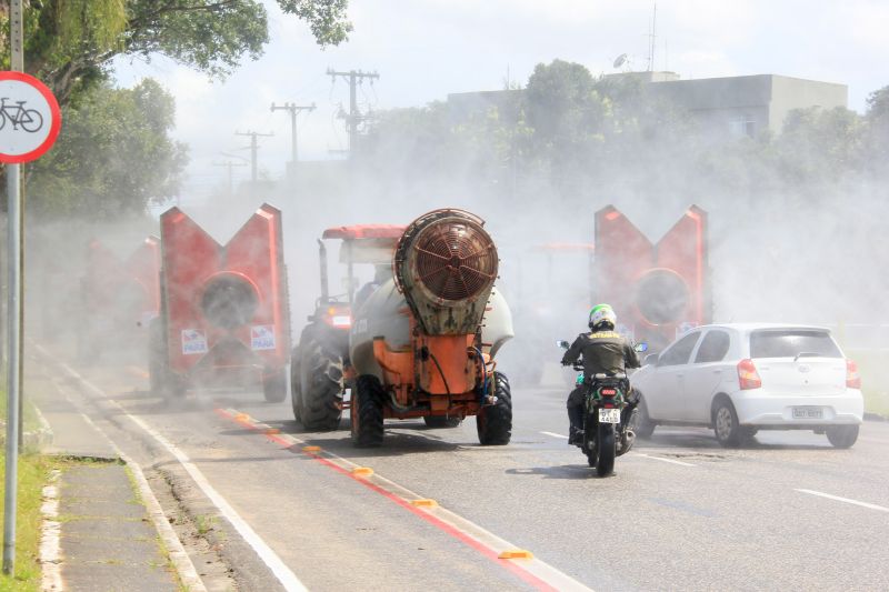 Ação do governo higieniza vias públicas próximas a feiras, mercados e hospitais <div class='credito_fotos'>Foto: Marcelo Seabra / Ag. Pará   |   <a href='/midias/2020/originais/6280_136b0a25-0f89-2f1a-71f6-ff64f8a847aa.jpg' download><i class='fa-solid fa-download'></i> Download</a></div>