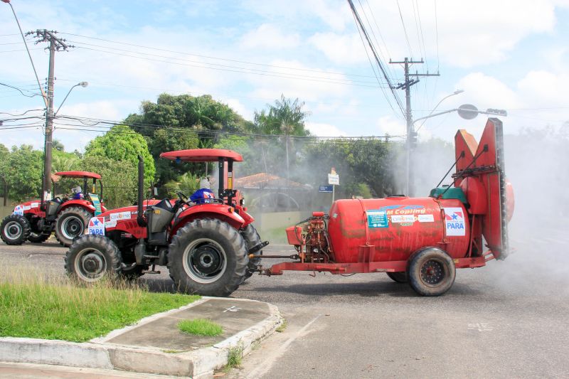 Ação do governo higieniza vias públicas próximas a feiras, mercados e hospitais <div class='credito_fotos'>Foto: Marcelo Seabra / Ag. Pará   |   <a href='/midias/2020/originais/6280_2a57d541-e4a5-2fe3-dcfd-86ca16f73643.jpg' download><i class='fa-solid fa-download'></i> Download</a></div>