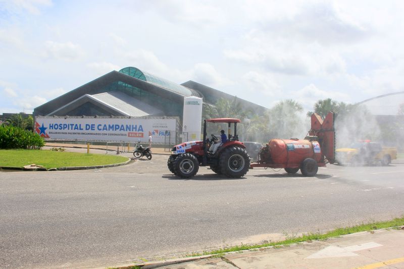 Ação do governo higieniza vias públicas próximas a feiras, mercados e hospitais <div class='credito_fotos'>Foto: Marcelo Seabra / Ag. Pará   |   <a href='/midias/2020/originais/6280_2fb80552-a2df-8f3b-103c-3c3bf80dabfe.jpg' download><i class='fa-solid fa-download'></i> Download</a></div>