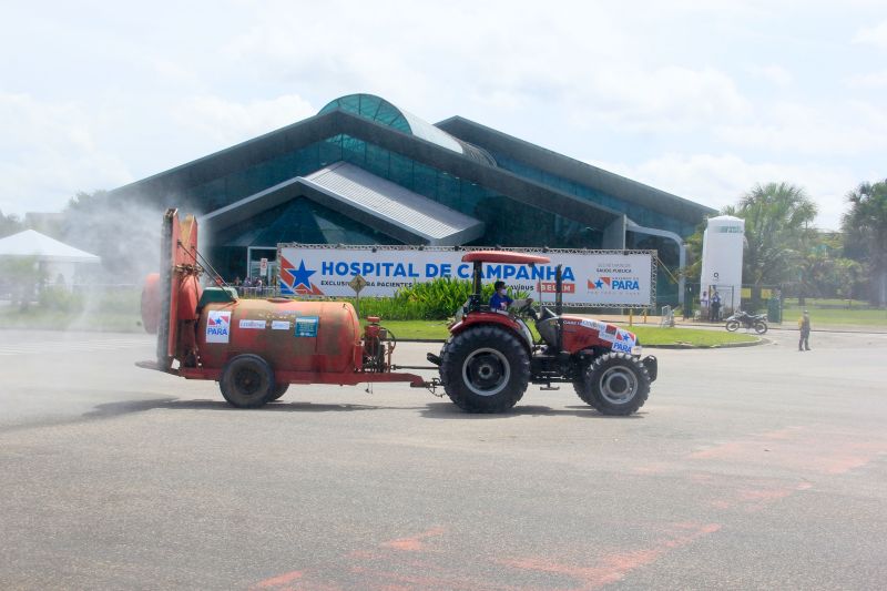 Ação do governo higieniza vias públicas próximas a feiras, mercados e hospitais <div class='credito_fotos'>Foto: Marcelo Seabra / Ag. Pará   |   <a href='/midias/2020/originais/6280_438a149a-7c77-4ccb-e225-c52cd81dcf43.jpg' download><i class='fa-solid fa-download'></i> Download</a></div>