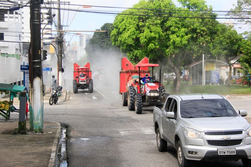 Ação do governo higieniza vias públicas próximas a feiras, mercados e hospitais <div class='credito_fotos'>Foto: Marcelo Seabra / Ag. Pará   |   <a href='/midias/2020/originais/6280_4a70114b-26fb-3811-00e0-9958526747f3.jpg' download><i class='fa-solid fa-download'></i> Download</a></div>