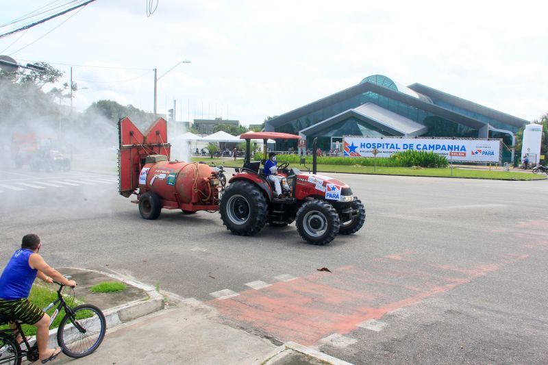 Ação do governo higieniza vias públicas próximas a feiras, mercados e hospitais <div class='credito_fotos'>Foto: Marcelo Seabra / Ag. Pará   |   <a href='/midias/2020/originais/6280_5cf156f6-04b2-600e-e19f-ab93eef5c5ea.jpg' download><i class='fa-solid fa-download'></i> Download</a></div>