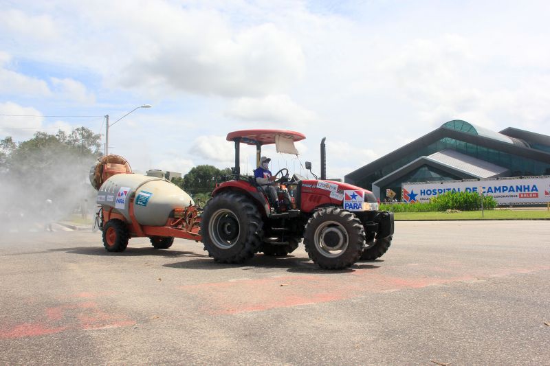 Ação do governo higieniza vias públicas próximas a feiras, mercados e hospitais <div class='credito_fotos'>Foto: Marcelo Seabra / Ag. Pará | <a href='/midias/2020/originais/6280_9d33cc17-7d19-efeb-c298-32d6e1d1d092.jpg' download><i class='fa-solid fa-download'></i> Download</a></div>