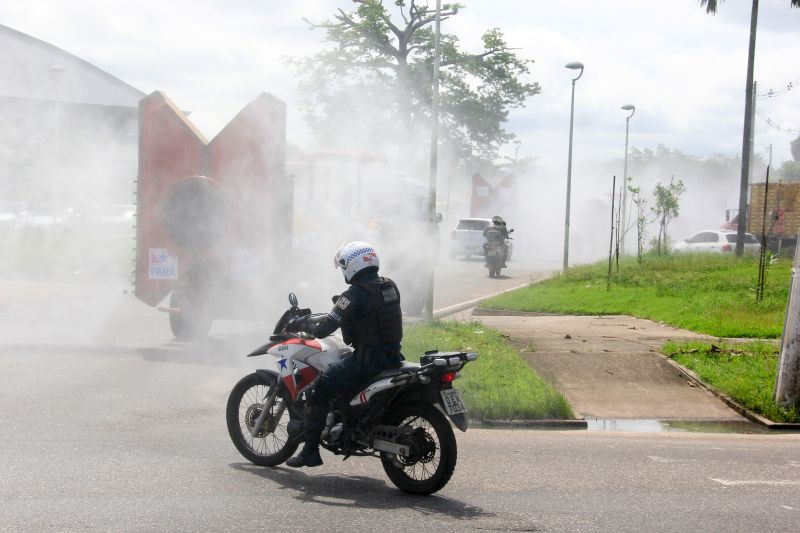 Ação do governo higieniza vias públicas próximas a feiras, mercados e hospitais <div class='credito_fotos'>Foto: Marcelo Seabra / Ag. Pará   |   <a href='/midias/2020/originais/6280_b6ca5a76-fb6f-b482-8dd0-76544db87a08.jpg' download><i class='fa-solid fa-download'></i> Download</a></div>