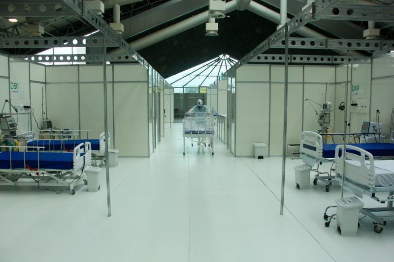 40 novas camas, próprias para utilização em Unidade de Tratamento Intensivo (UTI), foram entregues hoje no Hospital de Campanha de Belém. <div class='credito_fotos'>Foto: Marcelo Seabra / Ag. Pará | <a href='/midias/2020/originais/6281_0a7a4069-6a87-eef9-92dc-f92516396cd5.jpg' download><i class='fa-solid fa-download'></i> Download</a></div>