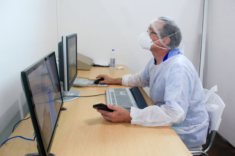 40 novas camas, próprias para utilização em Unidade de Tratamento Intensivo (UTI), foram entregues hoje no Hospital de Campanha de Belém.  <div class='credito_fotos'>Foto: Marcelo Seabra / Ag. Pará   |   <a href='/midias/2020/originais/6281_4d92973f-389e-6531-a10e-e0802003f54f.jpg' download><i class='fa-solid fa-download'></i> Download</a></div>