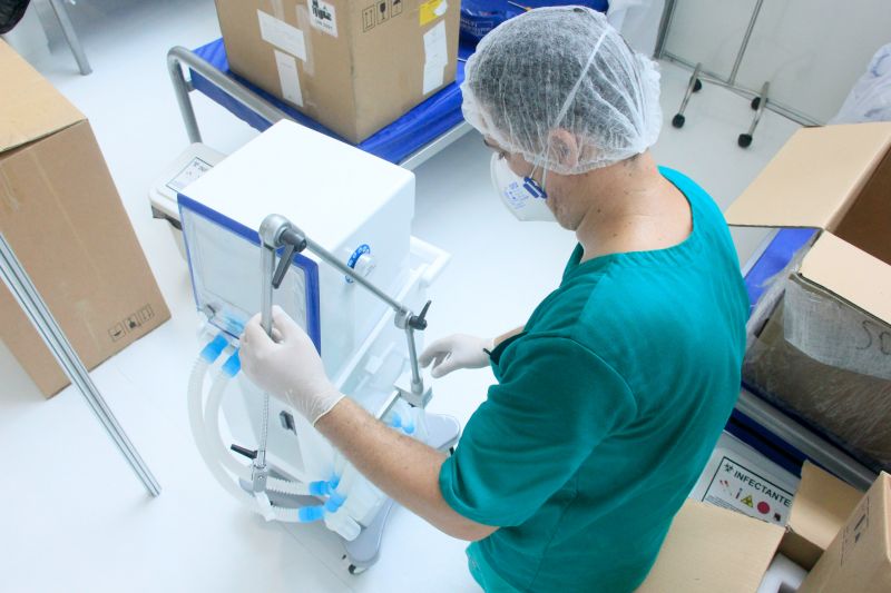 40 novas camas, próprias para utilização em Unidade de Tratamento Intensivo (UTI), foram entregues hoje no Hospital de Campanha de Belém. <div class='credito_fotos'>Foto: Marcelo Seabra / Ag. Pará | <a href='/midias/2020/originais/6281_8fc7191c-5b6a-9ec0-c18b-c8ae919c32b4.jpg' download><i class='fa-solid fa-download'></i> Download</a></div>