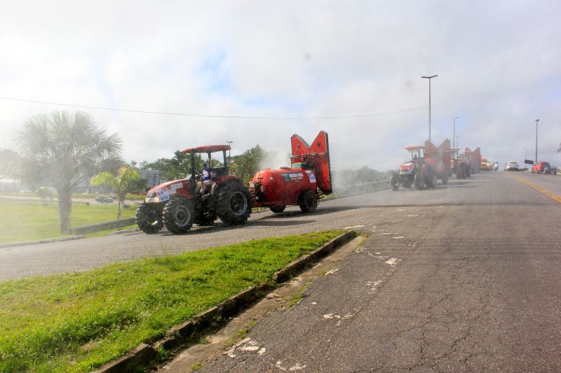 4 dia de Desinfecção contra covid19 promovida pelo Estado pelas ruas de Belém.
Na foto: <div class='credito_fotos'>Foto: Marcelo Seabra / Ag. Pará   |   <a href='/midias/2020/originais/6284_0b5c9430-4a2d-0870-5d80-9493aa20d161.jpg' download><i class='fa-solid fa-download'></i> Download</a></div>