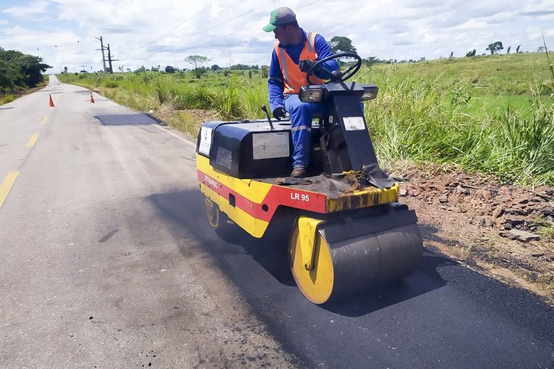 Obras na Rodovia PA 279 <div class='credito_fotos'>Foto: ASCOM SETRAN   |   <a href='/midias/2020/originais/6287_08faa9fa-6cf8-41e2-588f-5ba9f857ee76.jpg' download><i class='fa-solid fa-download'></i> Download</a></div>