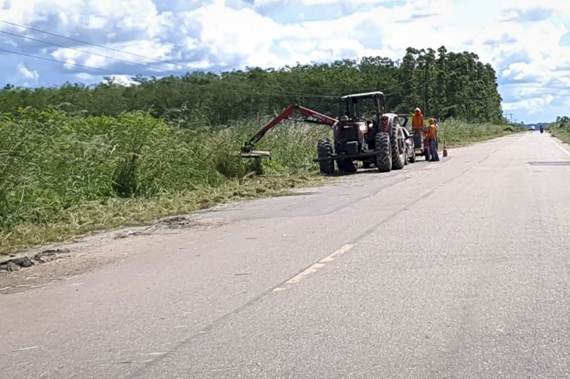 Obras na Rodovia PA 256 <div class='credito_fotos'>Foto: ASCOM SETRAN   |   <a href='/midias/2020/originais/6287_a51b1f6d-b31a-c79b-4f86-80b9a3677370.jpg' download><i class='fa-solid fa-download'></i> Download</a></div>