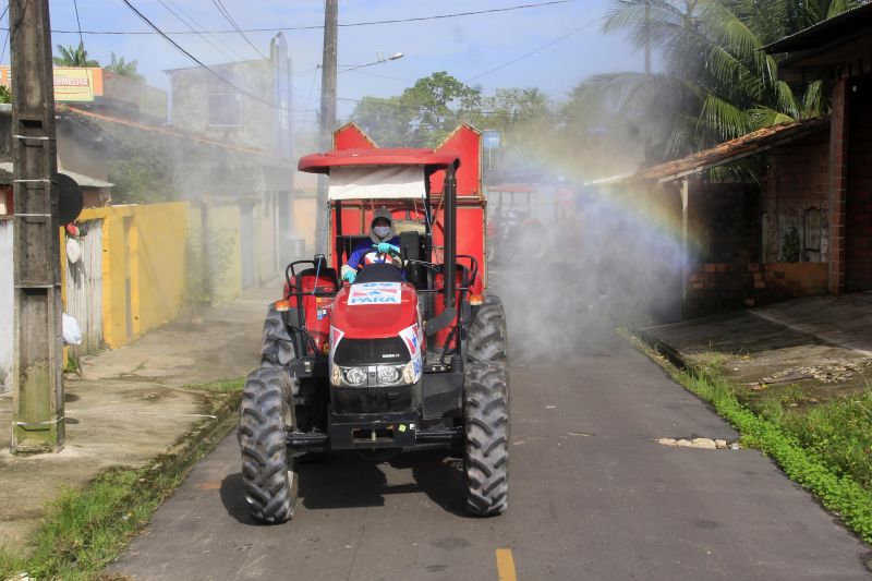 5º dia de desinfecção contra o Covid-19 pelas ruas da capital e região metropolitana de Belém.  <div class='credito_fotos'>Foto: Marcelo Seabra / Ag. Pará   |   <a href='/midias/2020/originais/6289_21b80ae6-62bc-cd85-b8cb-1448eefc74bb.jpg' download><i class='fa-solid fa-download'></i> Download</a></div>