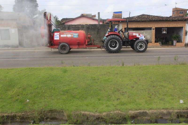 5º dia de desinfecção contra o Covid-19 pelas ruas da capital e região metropolitana de Belém.  <div class='credito_fotos'>Foto: Marcelo Seabra / Ag. Pará   |   <a href='/midias/2020/originais/6289_6f76c75d-38bf-a7a1-c6af-49b55c78d236.jpg' download><i class='fa-solid fa-download'></i> Download</a></div>