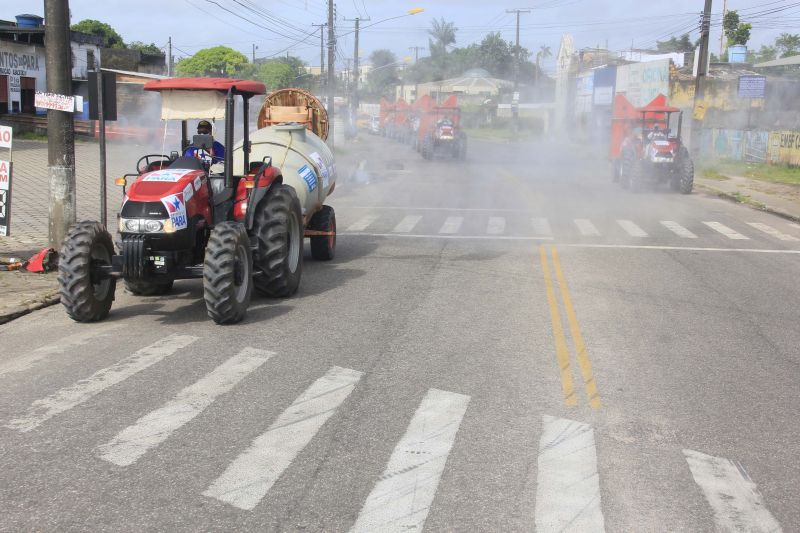 5º dia de desinfecção contra o Covid-19 pelas ruas da capital e região metropolitana de Belém.  <div class='credito_fotos'>Foto: Marcelo Seabra / Ag. Pará   |   <a href='/midias/2020/originais/6289_95276791-220b-9653-0a84-f27a1cc15569.jpg' download><i class='fa-solid fa-download'></i> Download</a></div>