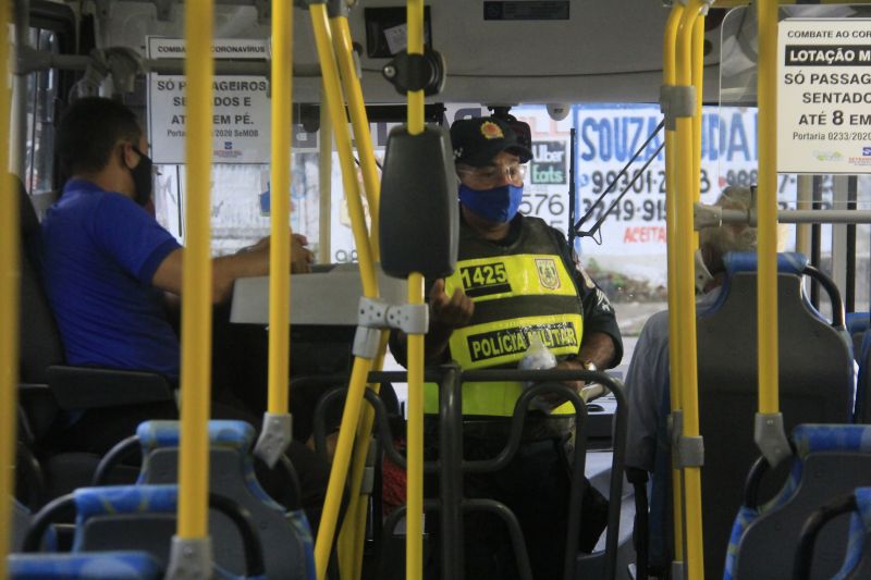 Lockdown praça Amazonas  <div class='credito_fotos'>Foto: Marcelo Seabra / Ag. Pará   |   <a href='/midias/2020/originais/6292_28e84306-f72c-631a-6172-3020a247695d.jpg' download><i class='fa-solid fa-download'></i> Download</a></div>