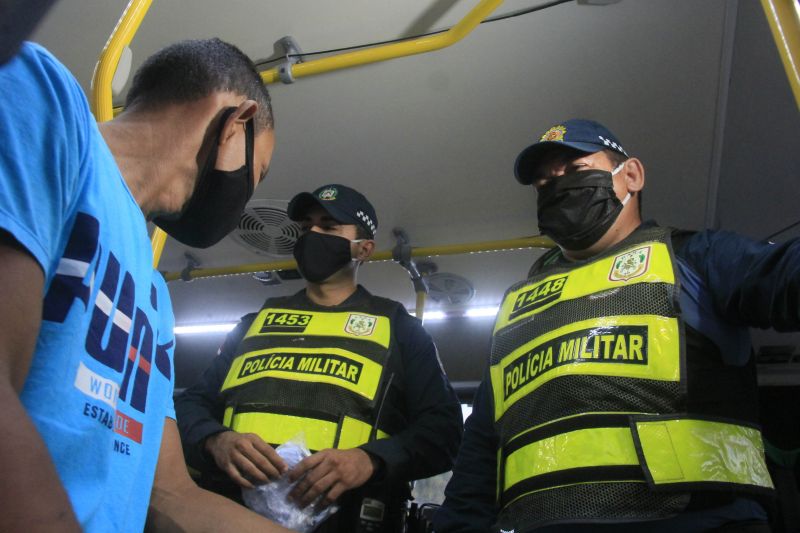 Lockdown praça Amazonas <div class='credito_fotos'>Foto: Marcelo Seabra / Ag. Pará | <a href='/midias/2020/originais/6292_503435e6-8def-970c-32c2-d74a9277bc2f.jpg' download><i class='fa-solid fa-download'></i> Download</a></div>